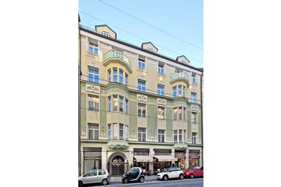 Top-sanierte, bildschöne 4,5-Zimmer-Wohnung mit Balkon in Jugendstil-Anwesen von 1902
