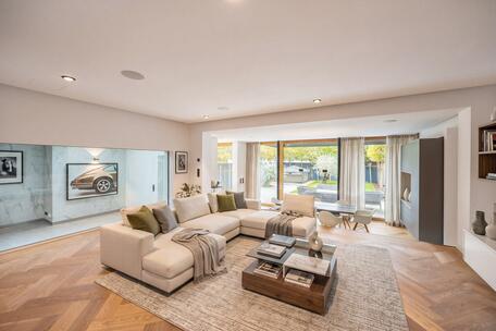 Prime Villa Location in Herzogpark: Stylish Designer Home with a Sauna, Hot Tub, and High-End Home Automation