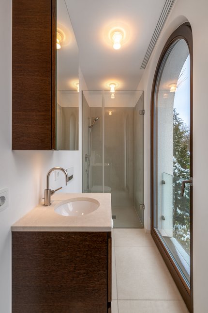 Shower room on the upper floor