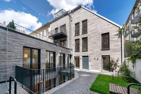 Townhouse: Urban, peaceful living in Maxvorstadt—ready for first-time occupancy