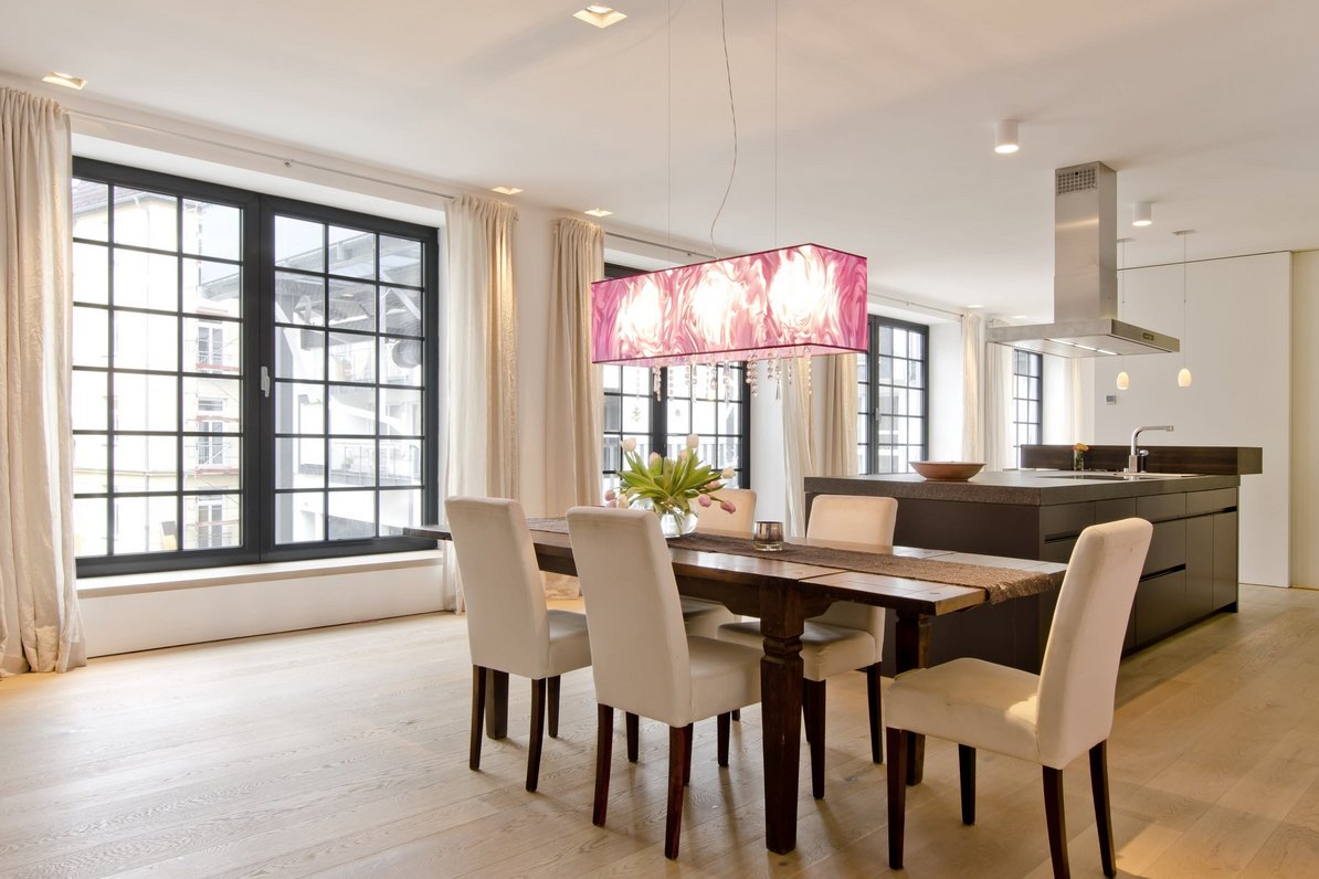 Dining area next to the kitchen