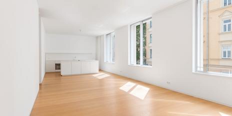 Urban living in Schwabing: stylish 3-room apartment with designer furnishings