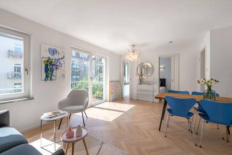 Urban & ruhig in Schwabing: Bezugsbereite 2-Zimmer-Wohnung mit Südbalkon