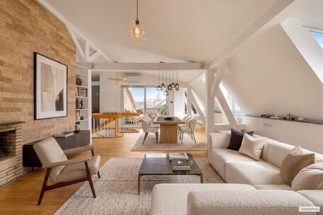 Charming duplex apartment with a rooftop terrace and garage in a historic building from 1896