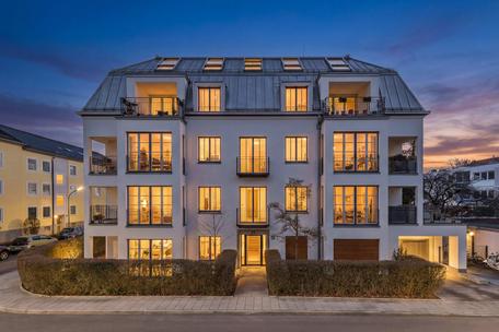 Luxurious, rented 3-bedroom penthouse apartment in a prime location in Nymphenburg