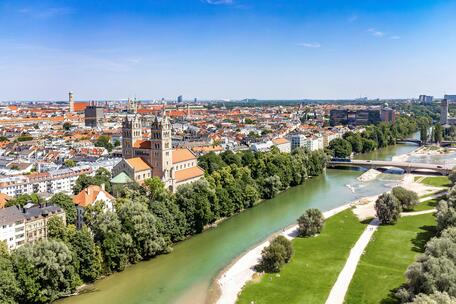 Rented 1-room apartment with a balcony located right next to the Isar River