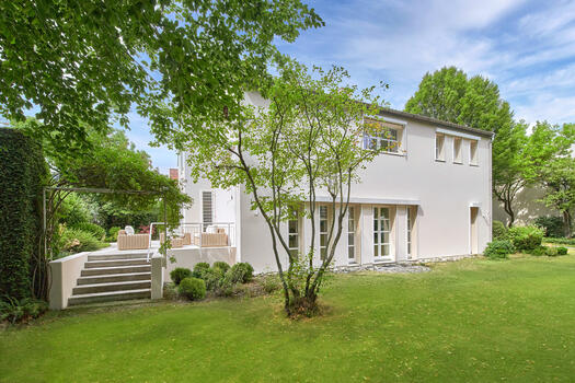 Haupthaus mit Villen-Flair