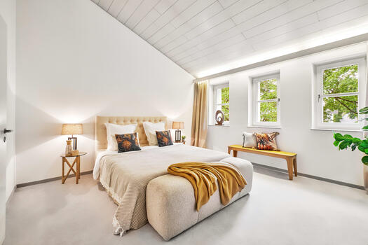 Vier lichterfüllte Schlafzimmer im OG