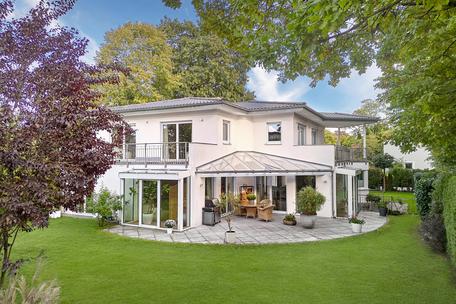 Villa with flair in a top location: High-quality detached house from 2012 with geothermal heat pump, fireplace and sauna