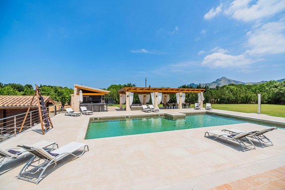 Pool with bar and terrace