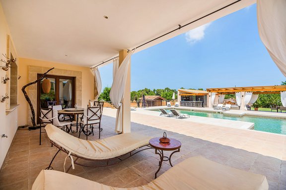 Quiet outdoor seating