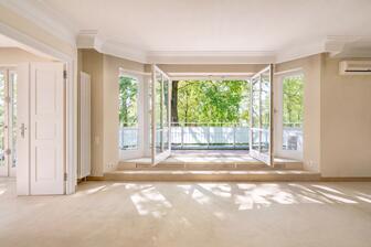 Single-level villa: 316 m² to renovate, with the possibility of a separate apartment