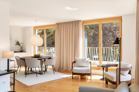 Feel-good oasis by the Schlosspark: elegant, light-filled 3-room apartment with roof terrace and park view