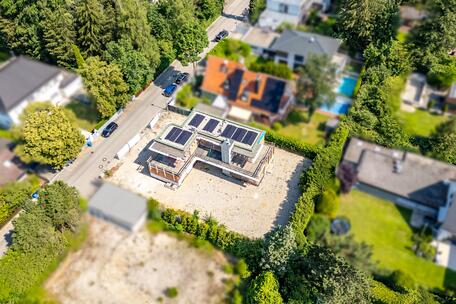 Make Your Dream Home a Reality in the Most Exquisite Part of Gräfelfing: Spacious Building Lot in an Exclusive Villa Neighborhood
