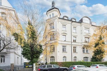 Zauberhafte großzügige 3-Zimmer-Altbauwohnung mit Jugendstil-Details in gesuchter Lage