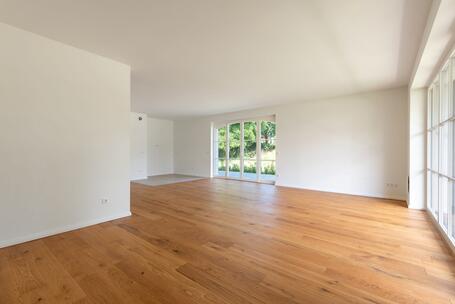 New to the Market: Family-friendly corner townhouse with terraces and a private garden