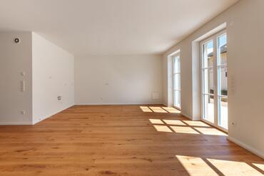 New to the market: Modern, family-friendly middle townhouse with a west-facing terrace and private garden