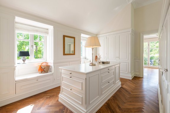 Large dressing room with custom fixtures