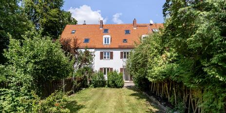 About the Renovation: A family-friendly townhouse facing southwest with an idyllic garden