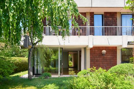 Charming family home with a green garden in a quiet location