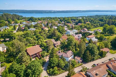 For Renovation: Charming Single-Family Home with a Sun Terrace and Garden in a Nature-Rich Setting