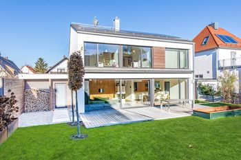Buy a house in Obermenzing